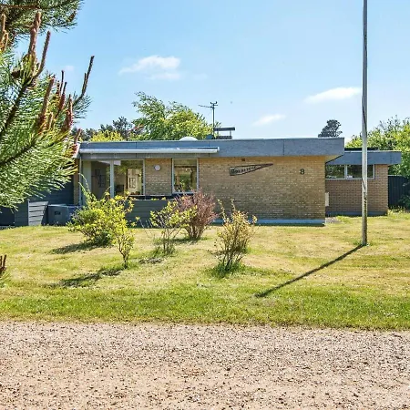6 Person Holiday In