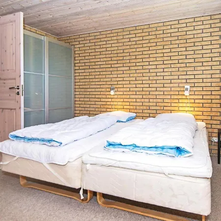 6 Person Holiday In *