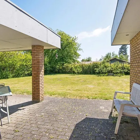 6 Person Holiday In